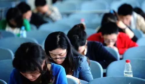 大學(xué)生選調(diào)生報考條件有哪些?選調(diào)生發(fā)展前景如何和省考哪個好?